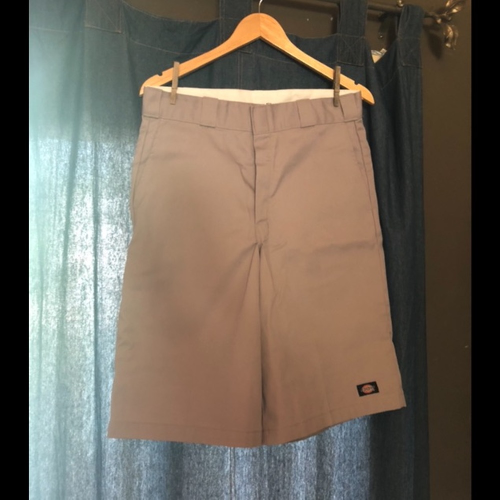 NWOT Taupe loose fit Dickies